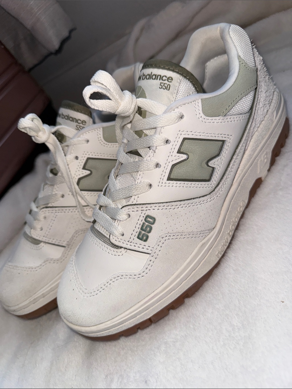 New Balance 550 White With Olive Accents